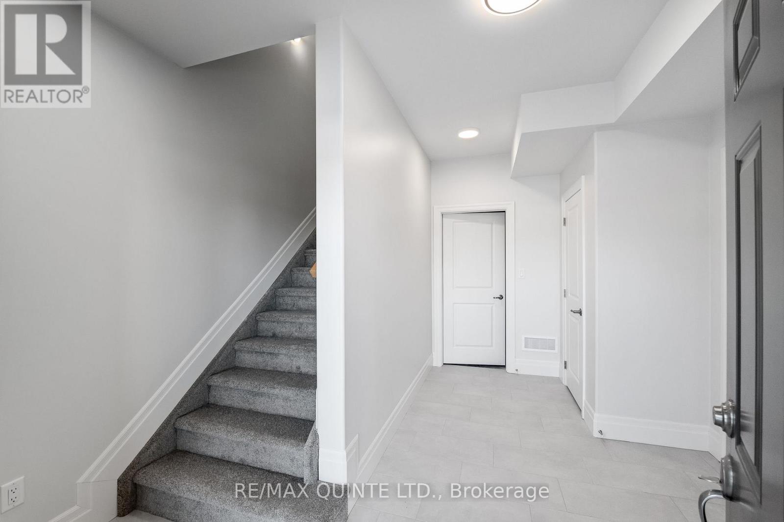 25 Markland Avenue, Prince Edward County, Ontario  K0K 2T0 - Photo 3 - X12903592