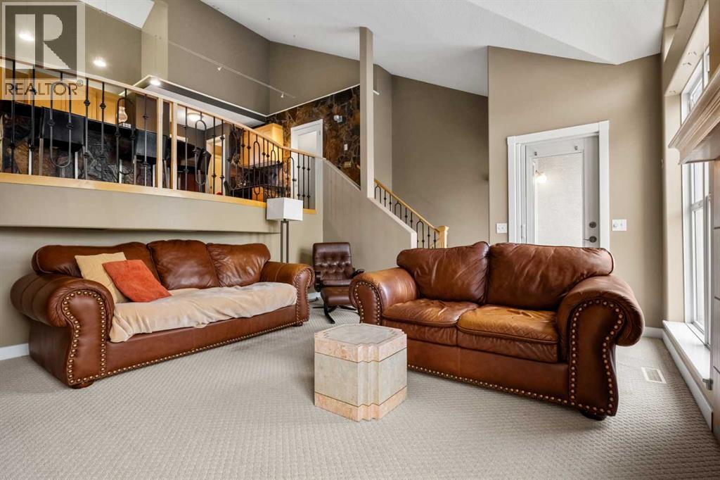 702 Patterson View Sw, Calgary, Alberta  T3H 3J9 - Photo 3 - A2286174