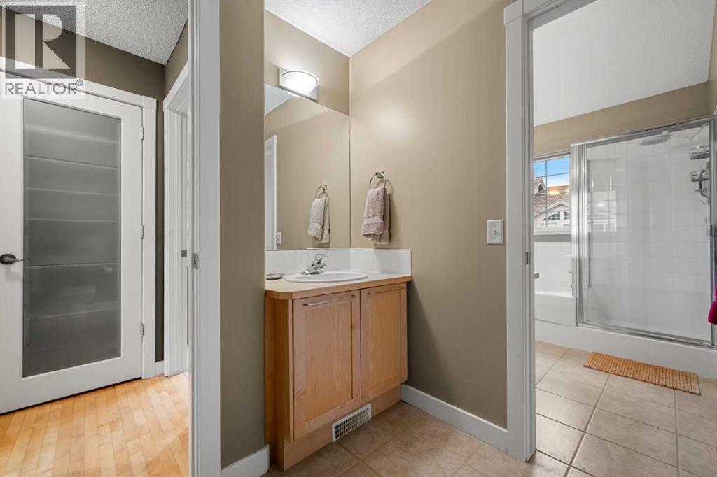 702 Patterson View Sw, Calgary, Alberta  T3H 3J9 - Photo 21 - A2286174