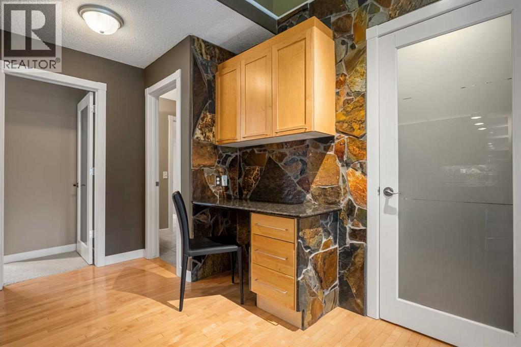 702 Patterson View Sw, Calgary, Alberta  T3H 3J9 - Photo 16 - A2286174