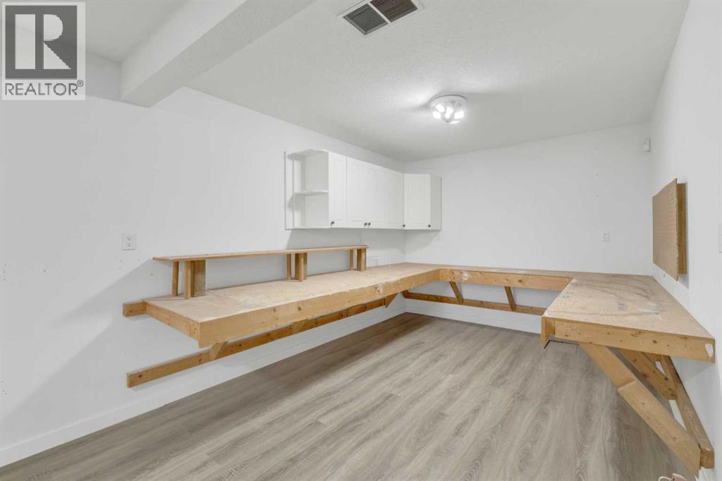 10 Park Lane, Olds, Alberta  T4H 1W2 - Photo 31 - A2293830