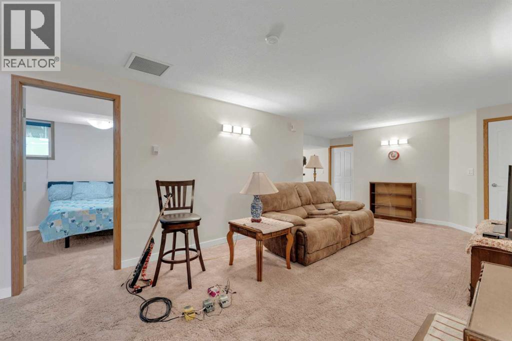 10 Park Lane, Olds, Alberta  T4H 1W2 - Photo 37 - A2293830