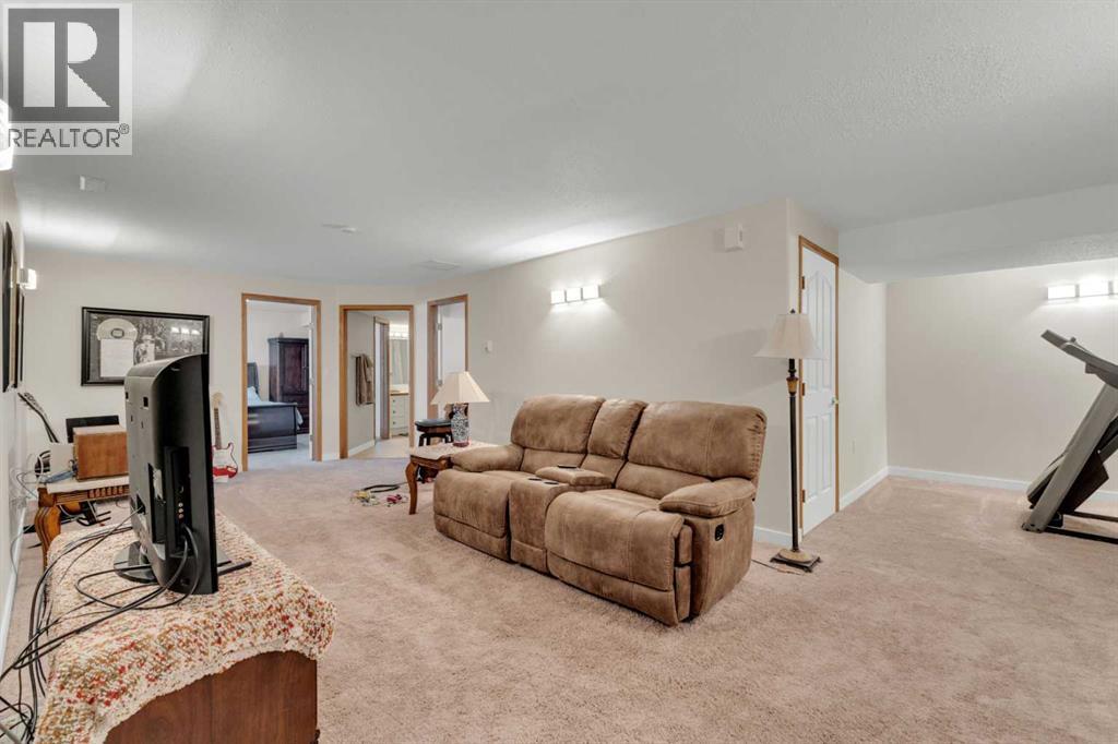 10 Park Lane, Olds, Alberta  T4H 1W2 - Photo 34 - A2293830