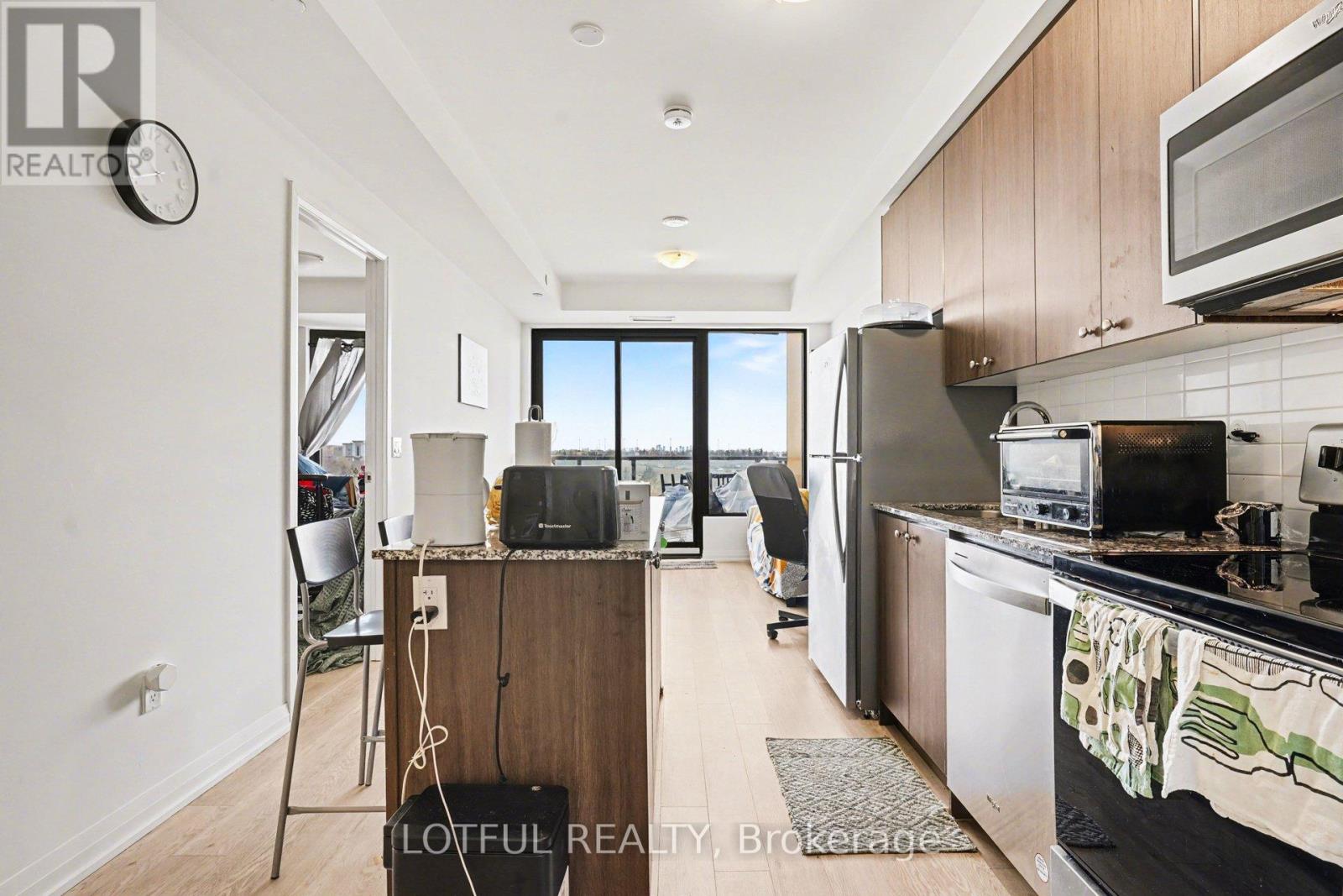 510 - 1415 Dundas Street E, Oakville, Ontario  L6H 7G1 - Photo 10 - W12903650