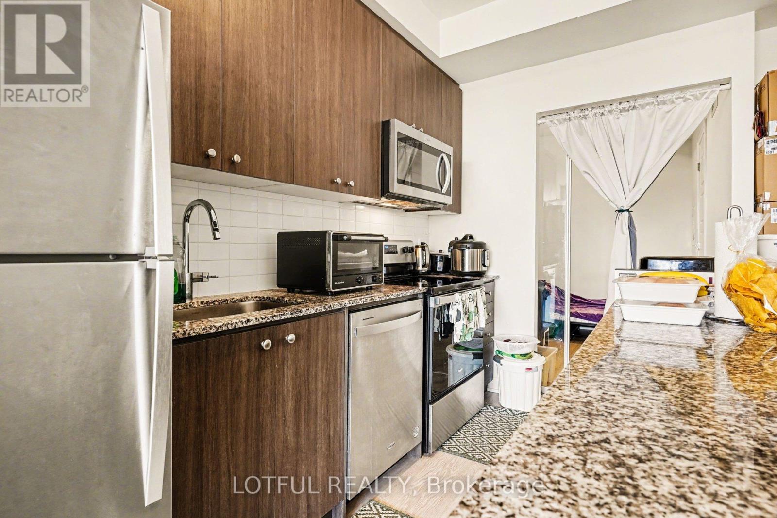 510 - 1415 Dundas Street E, Oakville, Ontario  L6H 7G1 - Photo 12 - W12903650