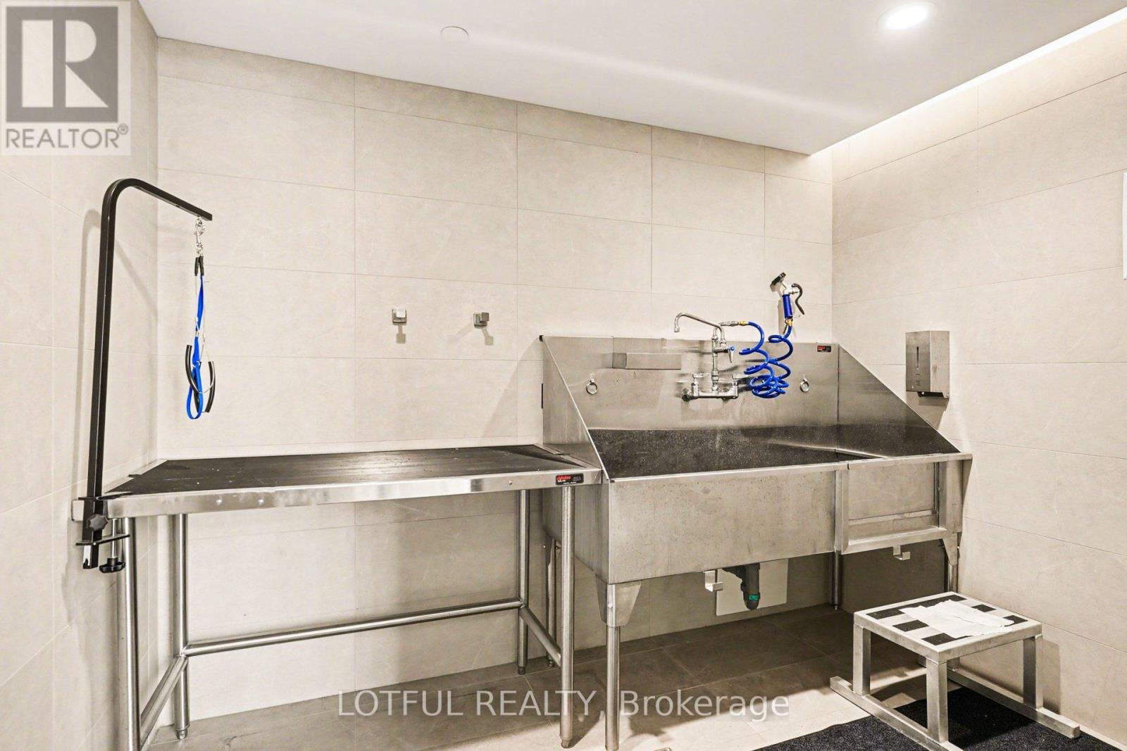 510 - 1415 Dundas Street E, Oakville, Ontario  L6H 7G1 - Photo 20 - W12903650