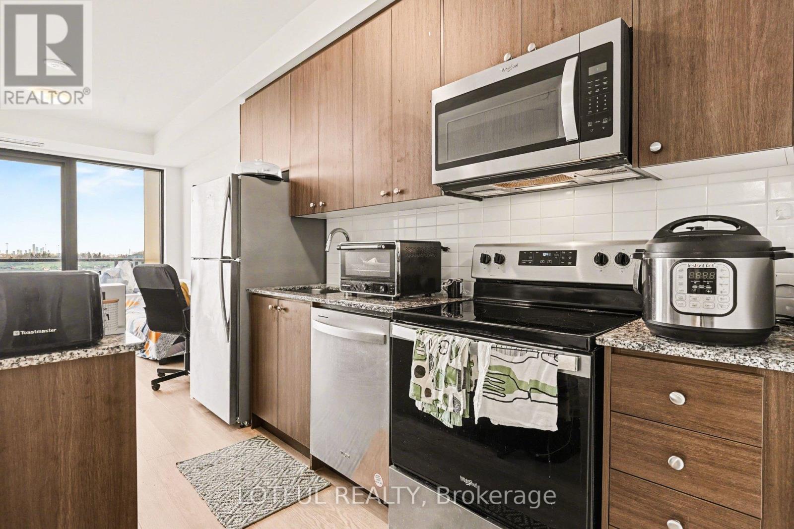 510 - 1415 Dundas Street E, Oakville, Ontario  L6H 7G1 - Photo 9 - W12903650