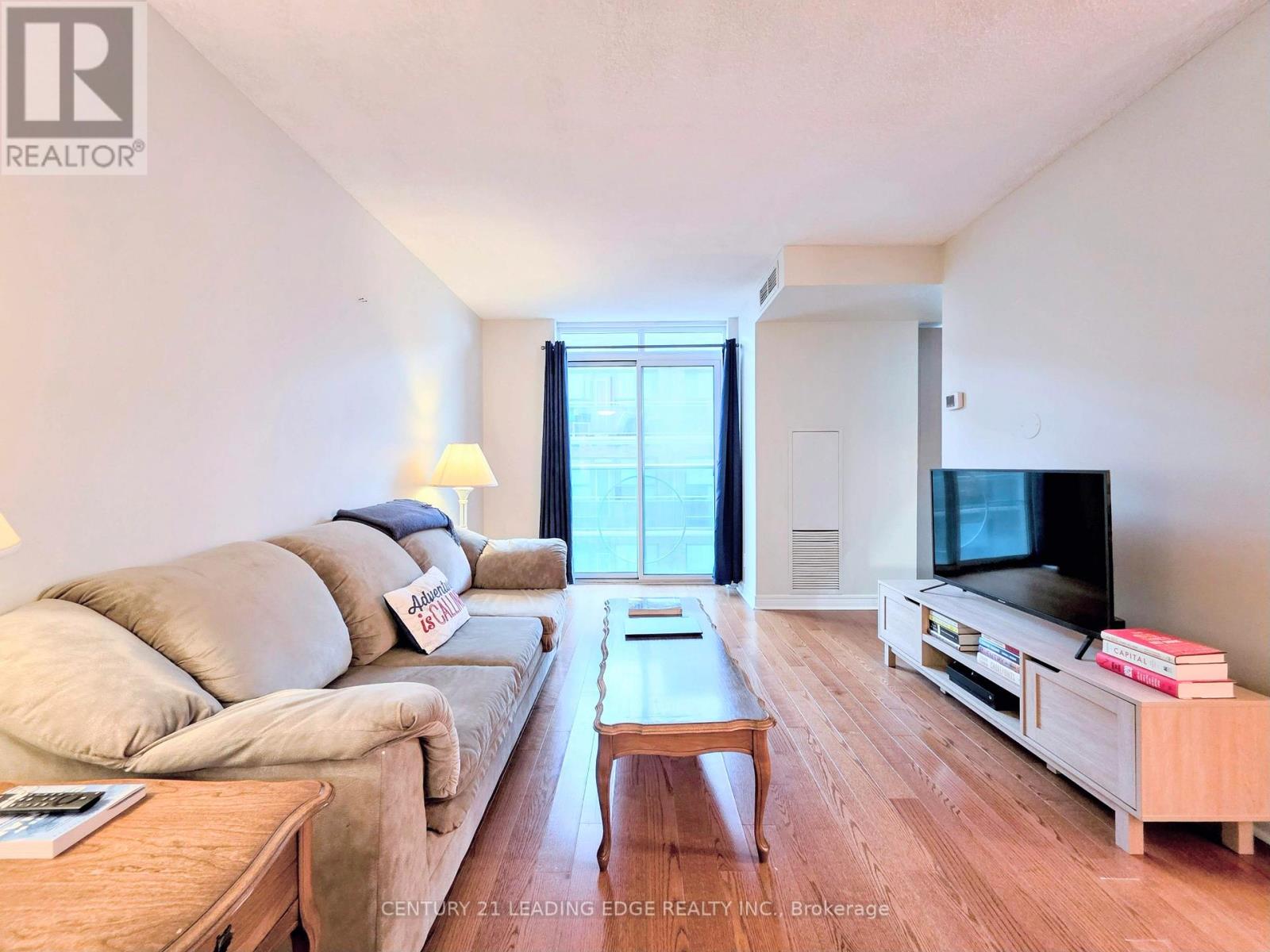 1012 - 212 Eglinton Avenue E, Toronto, Ontario  M4P 0A3 - Photo 3 - C12903620