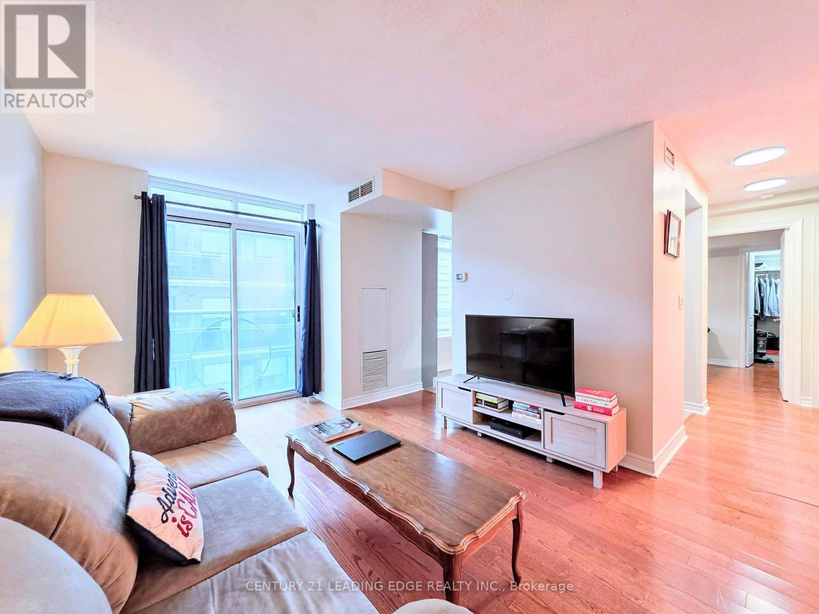 1012 - 212 Eglinton Avenue E, Toronto, Ontario  M4P 0A3 - Photo 6 - C12903620