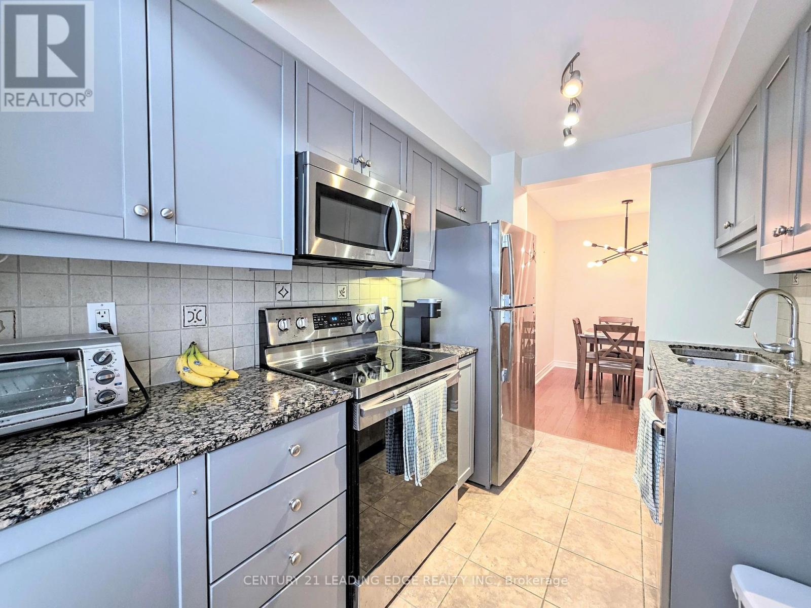 1012 - 212 Eglinton Avenue E, Toronto, Ontario  M4P 0A3 - Photo 8 - C12903620