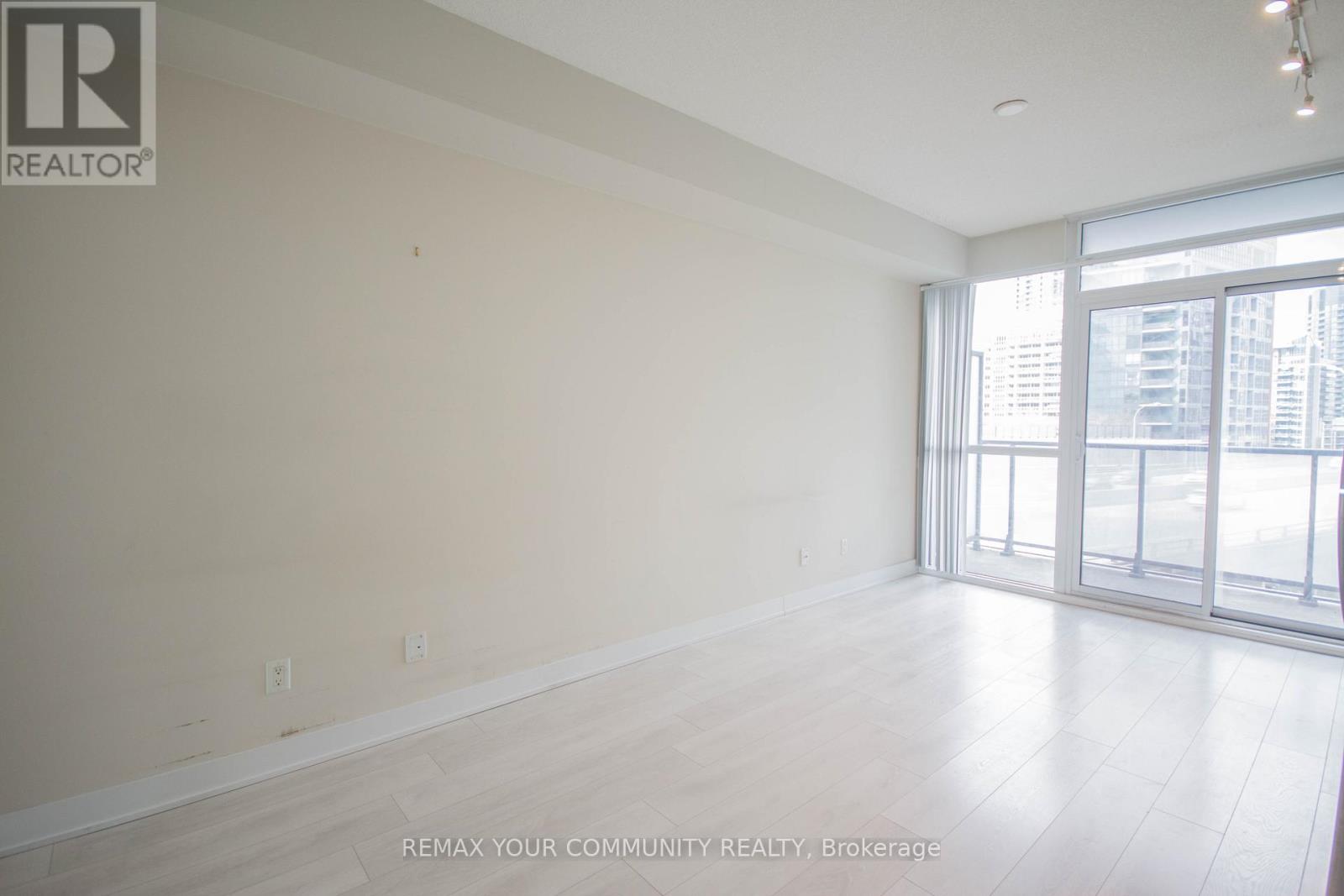 712 - 169 Fort York Boulevard, Toronto, Ontario  M5V 0C8 - Photo 4 - C12903624