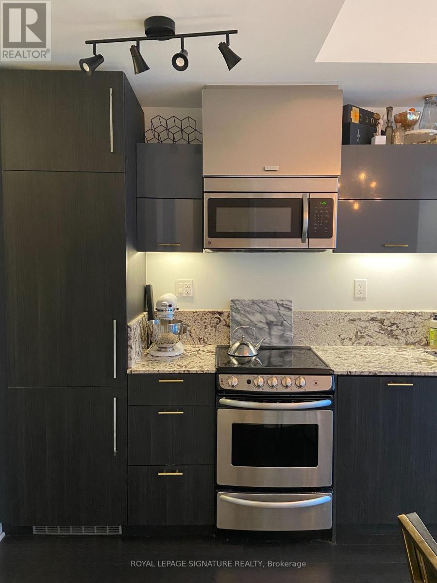 1902 - 290 Adelaide Street W, Toronto, Ontario  M5V 0P3 - Photo 6 - C12903654