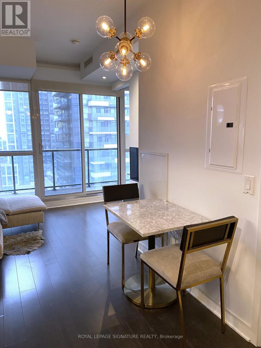 1902 - 290 Adelaide Street W, Toronto, Ontario  M5V 0P3 - Photo 8 - C12903654