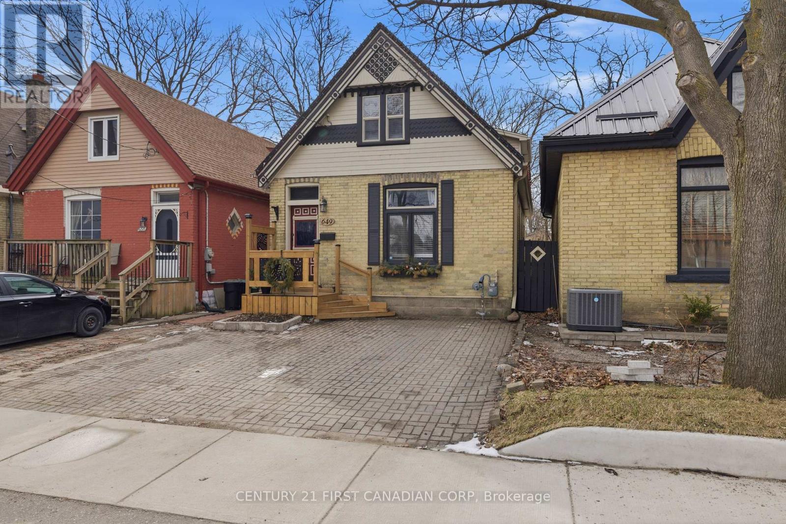 649 Central Avenue, London East, Ontario  N5W 3P7 - Photo 2 - X12903570