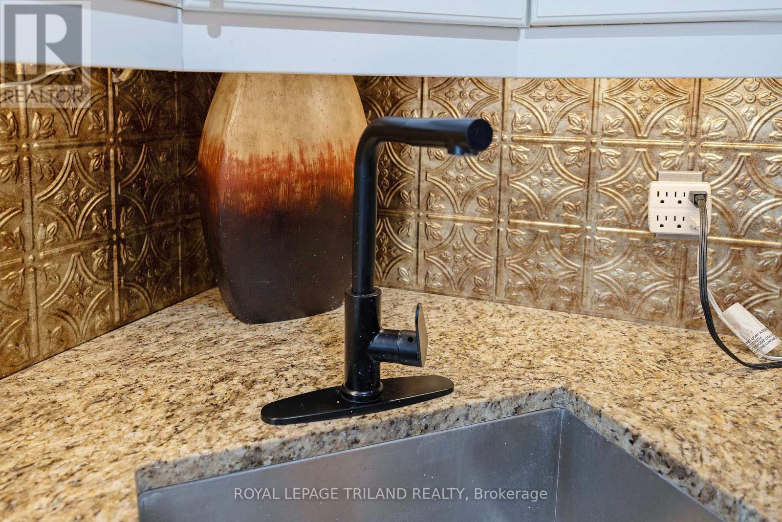 81 Wellington Street, St. Thomas, Ontario  N5R 2P9 - Photo 21 - X12903612