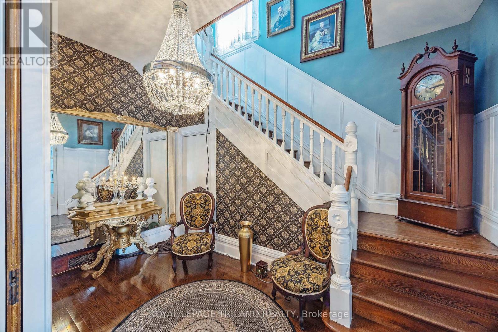 81 Wellington Street, St. Thomas, Ontario  N5R 2P9 - Photo 6 - X12903612