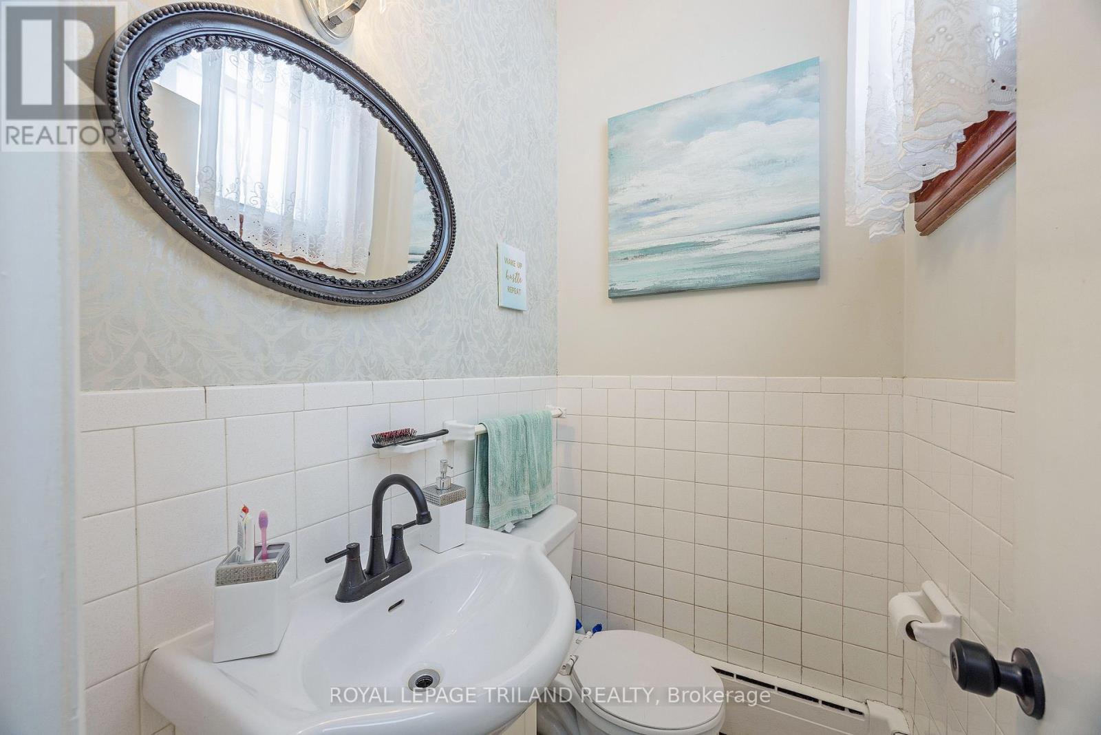 81 Wellington Street, St. Thomas, Ontario  N5R 2P9 - Photo 8 - X12903612