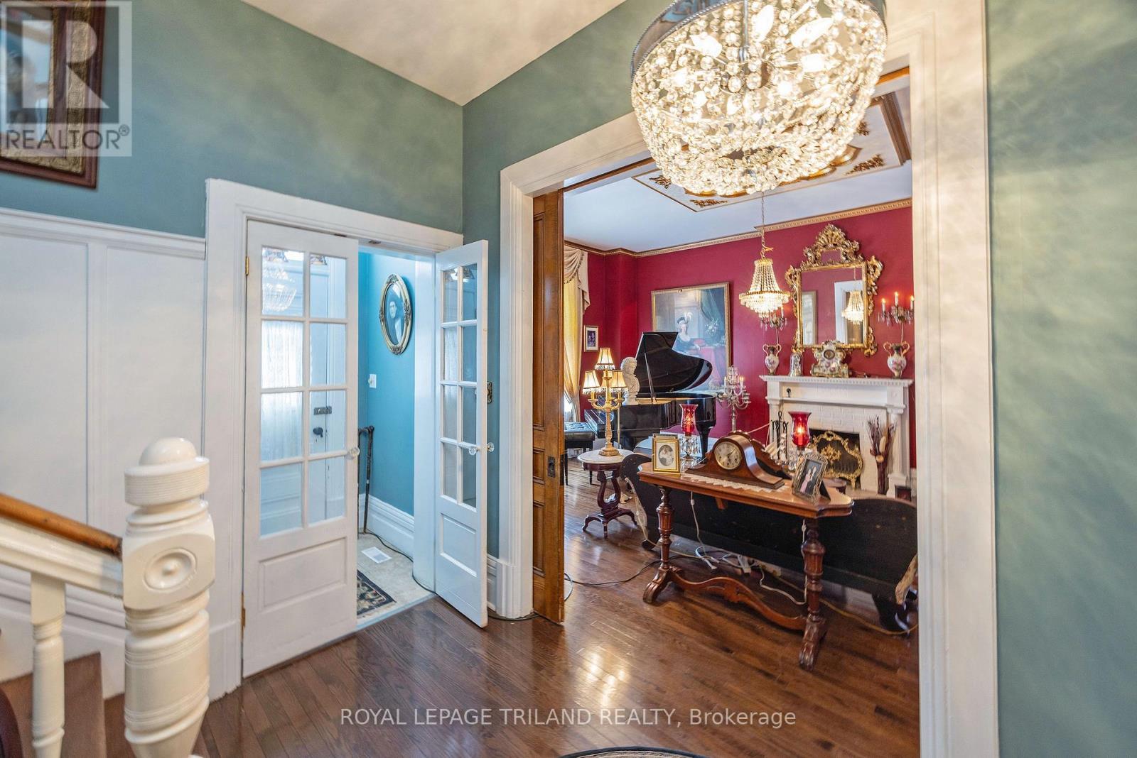 81 Wellington Street, St. Thomas, Ontario  N5R 2P9 - Photo 9 - X12903612