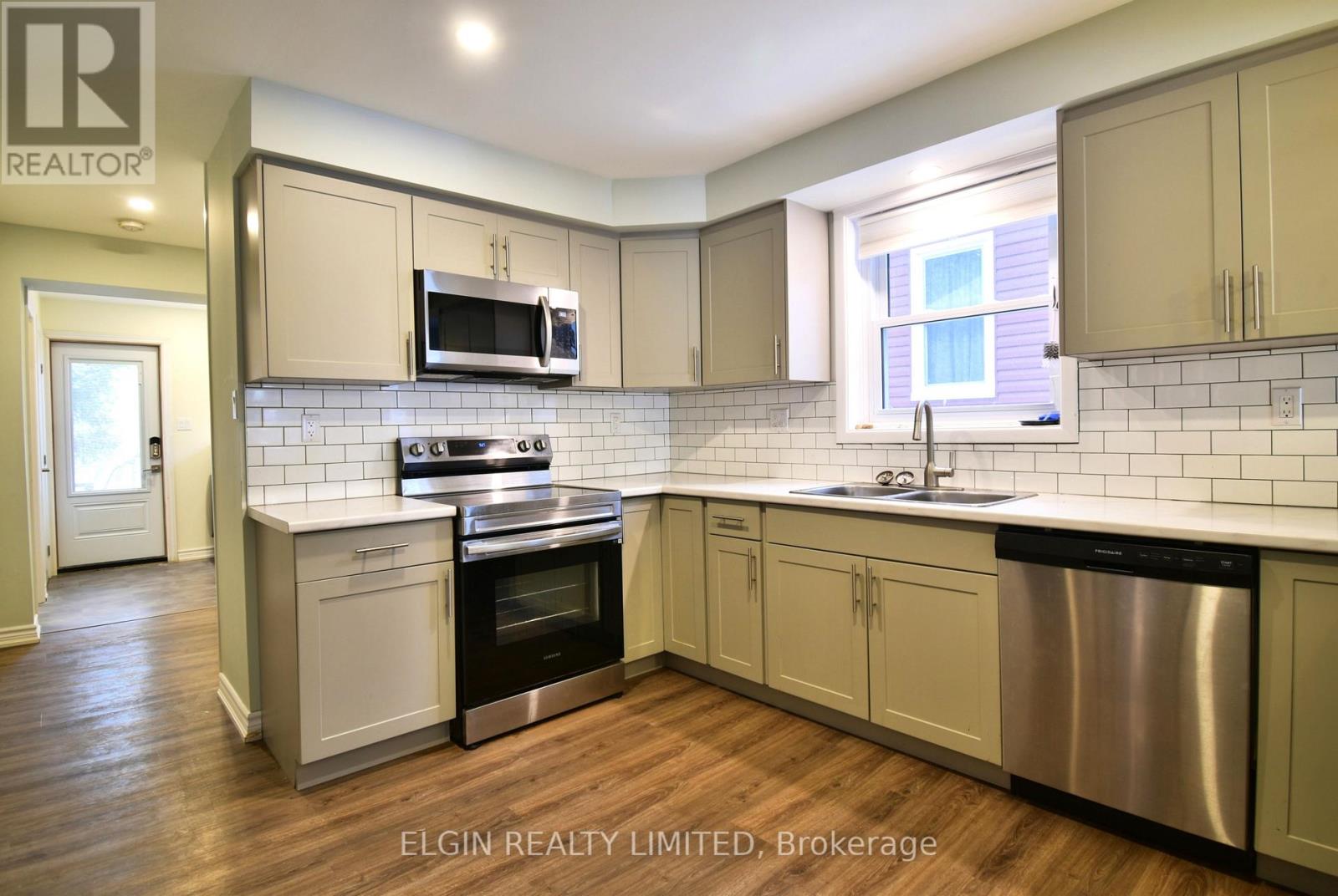 861 Lovett Street, London East, Ontario  N5Z 1N3 - Photo 3 - X12903692