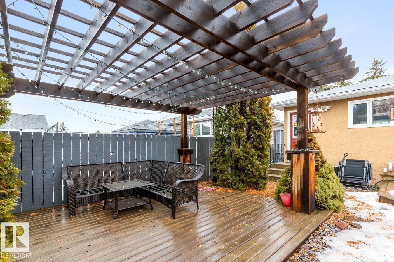 10512 44 St Nw, Edmonton, Alberta  T6A 1V9 - Photo 2 - E4478382