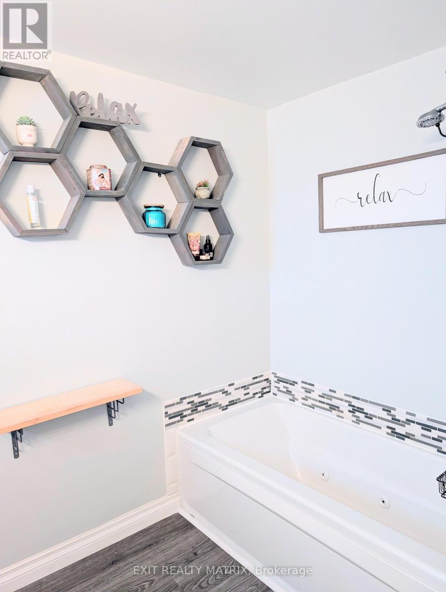 19 Mclennan Way, Ottawa, Ontario  K2L 2N1 - Photo 25 - X12903524