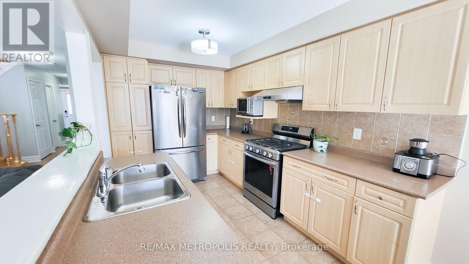 115 Atherton Avenue, Ajax, Ontario  L1T 0L2 - Photo 3 - E12903490