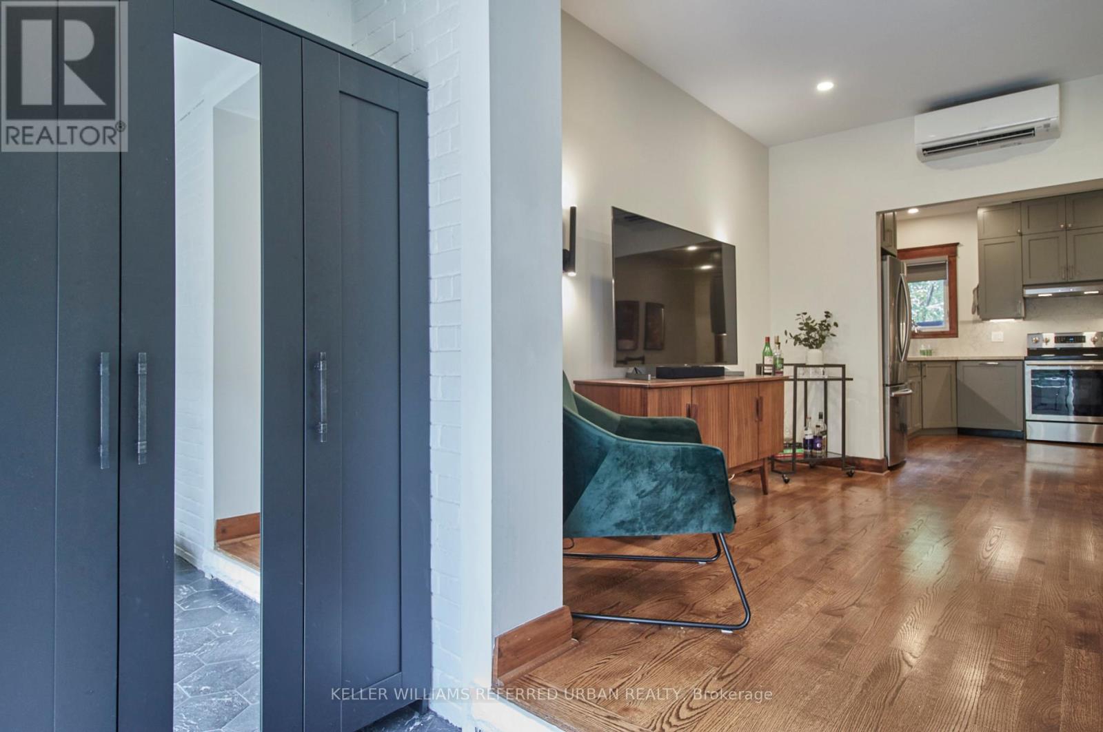 Main - 292 Withrow Avenue, Toronto, Ontario  M4J 1B7 - Photo 4 - E12903564