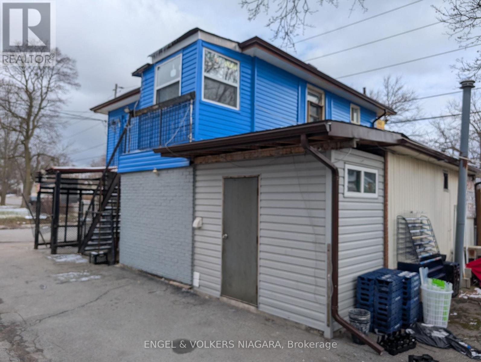 6218 Culp Street, Niagara Falls, Ontario  L2G 2C1 - Photo 1 - X12903532