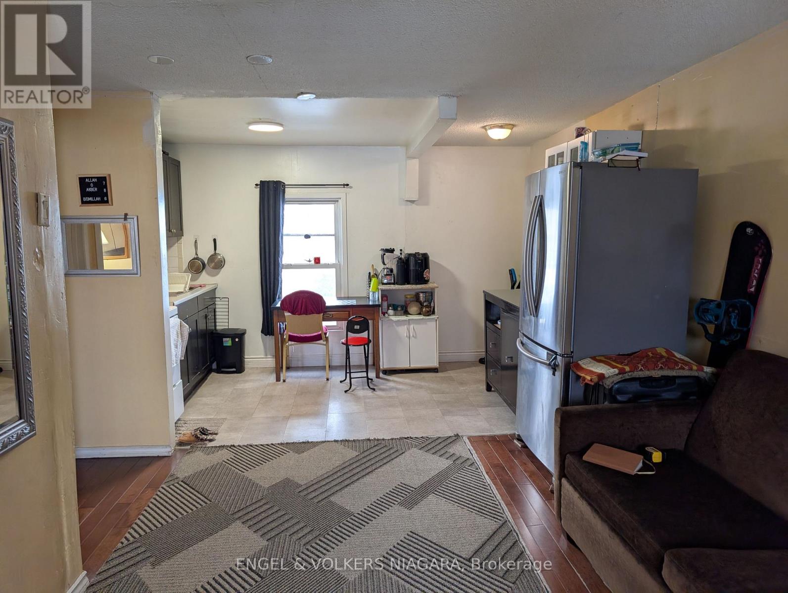 6218 Culp Street, Niagara Falls, Ontario  L2G 2C1 - Photo 4 - X12903532