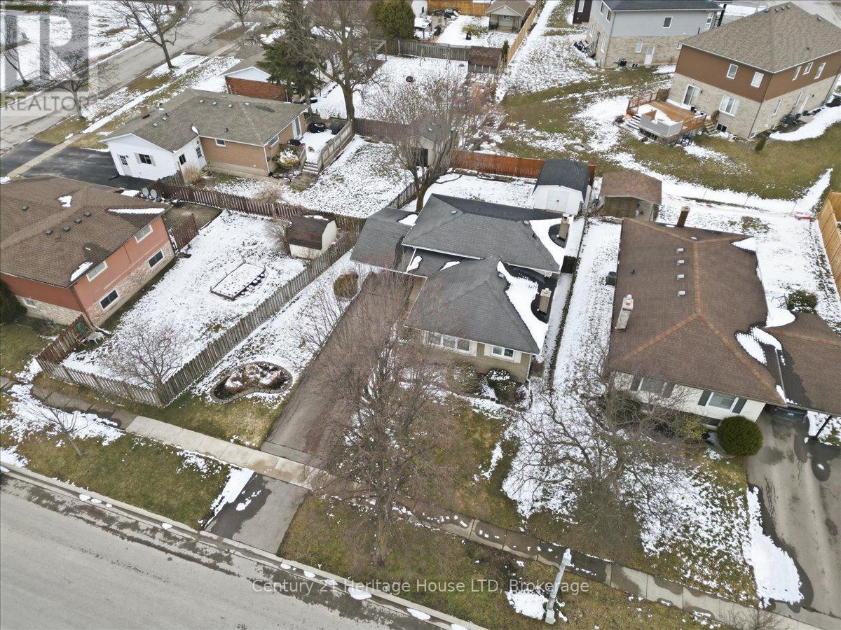 11 Robert Street, Welland, Ontario  L3B 5T8 - Photo 12 - X12903636