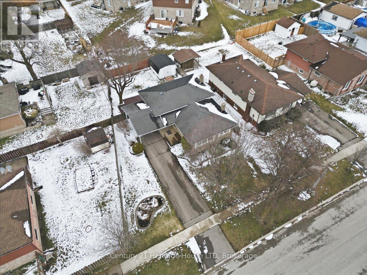 11 Robert Street, Welland, Ontario  L3B 5T8 - Photo 13 - X12903636