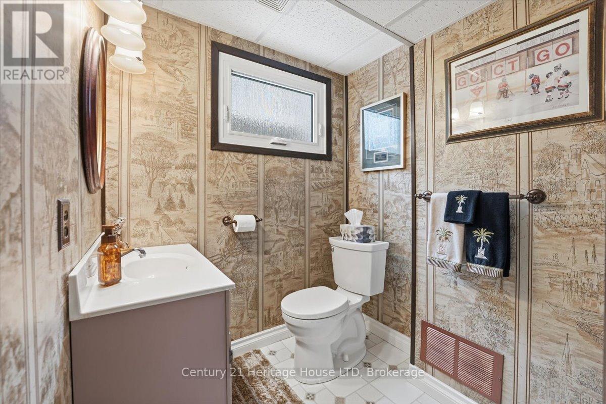 11 Robert Street, Welland, Ontario  L3B 5T8 - Photo 40 - X12903636