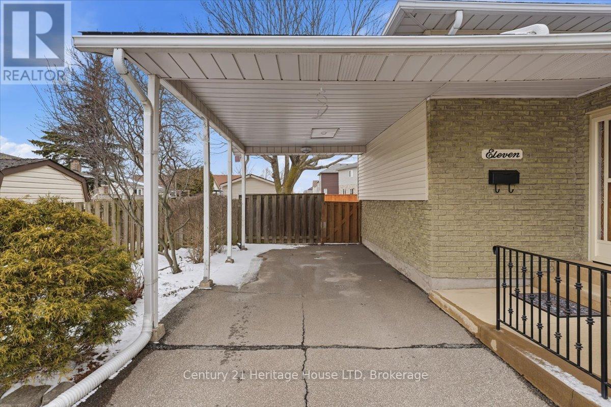 11 Robert Street, Welland, Ontario  L3B 5T8 - Photo 5 - X12903636