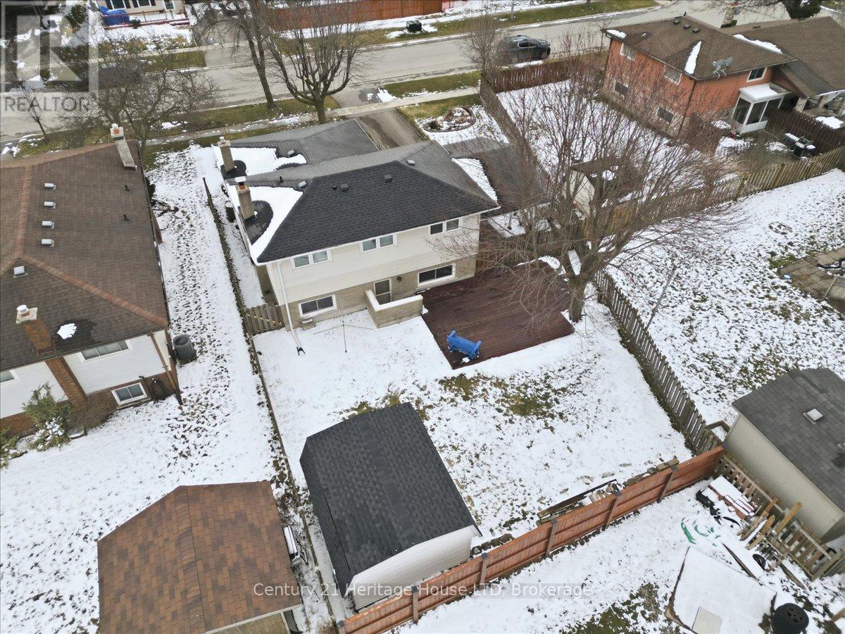 11 Robert Street, Welland, Ontario  L3B 5T8 - Photo 8 - X12903636