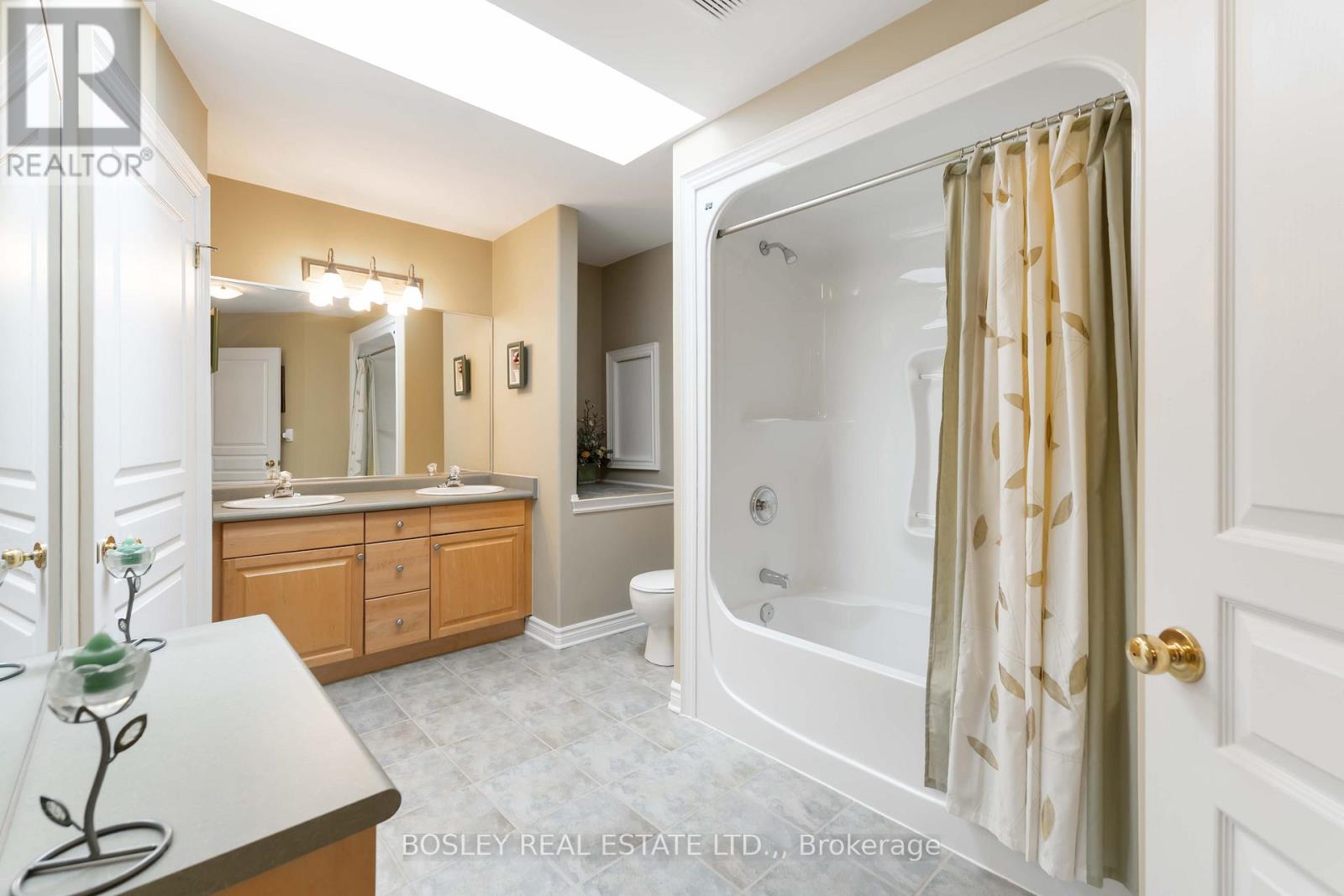 14 - 308 Queenston Street, St. Catharines, Ontario  L2P 2X4 - Photo 21 - X12903644