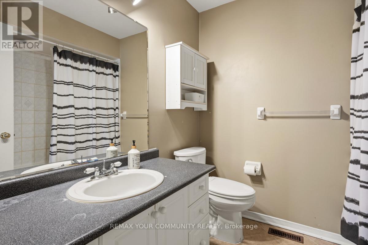 590 Pinder Avenue, Newmarket, Ontario  L3X 2A3 - Photo 16 - N12903674