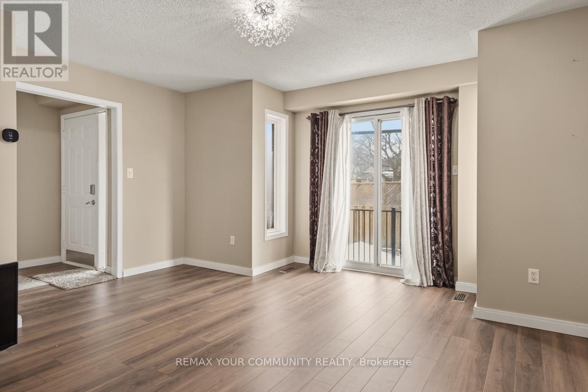 590 Pinder Avenue, Newmarket, Ontario  L3X 2A3 - Photo 5 - N12903674