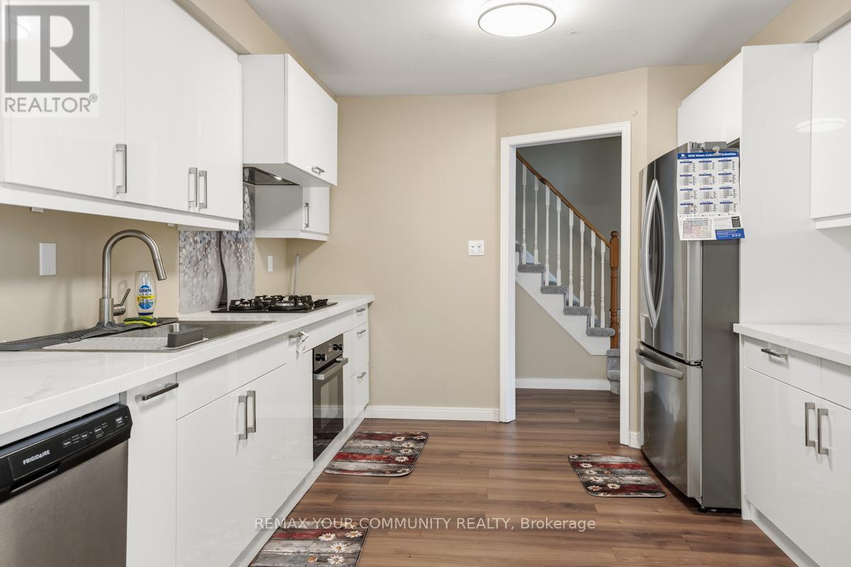 590 Pinder Avenue, Newmarket, Ontario  L3X 2A3 - Photo 8 - N12903674