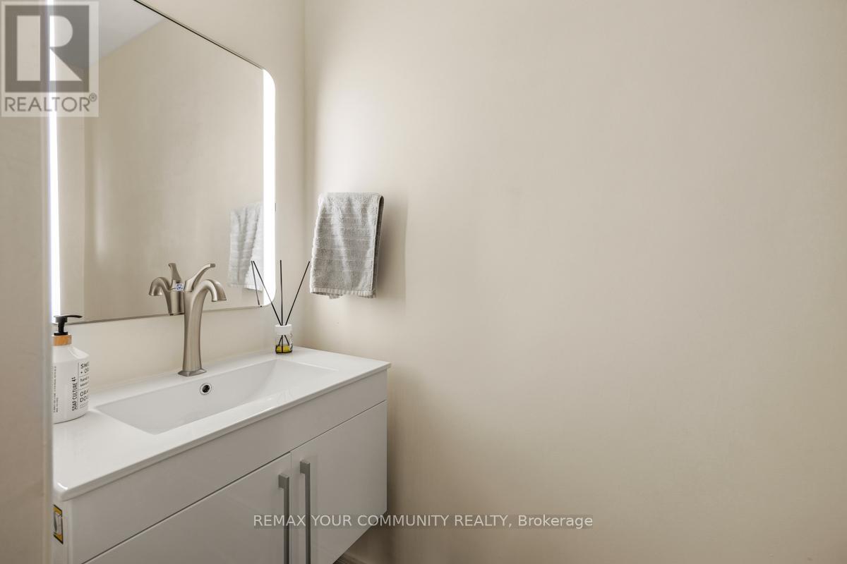 590 Pinder Avenue, Newmarket, Ontario  L3X 2A3 - Photo 9 - N12903674