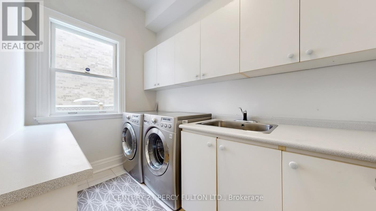 126 Old Surrey Lane, Richmond Hill, Ontario  L4C 8S6 - Photo 19 - N12903688