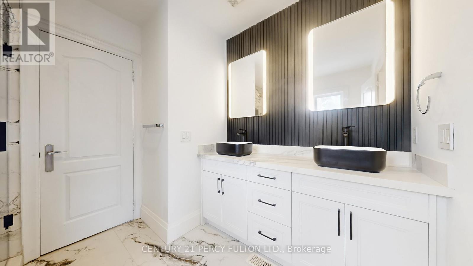 126 Old Surrey Lane, Richmond Hill, Ontario  L4C 8S6 - Photo 39 - N12903688