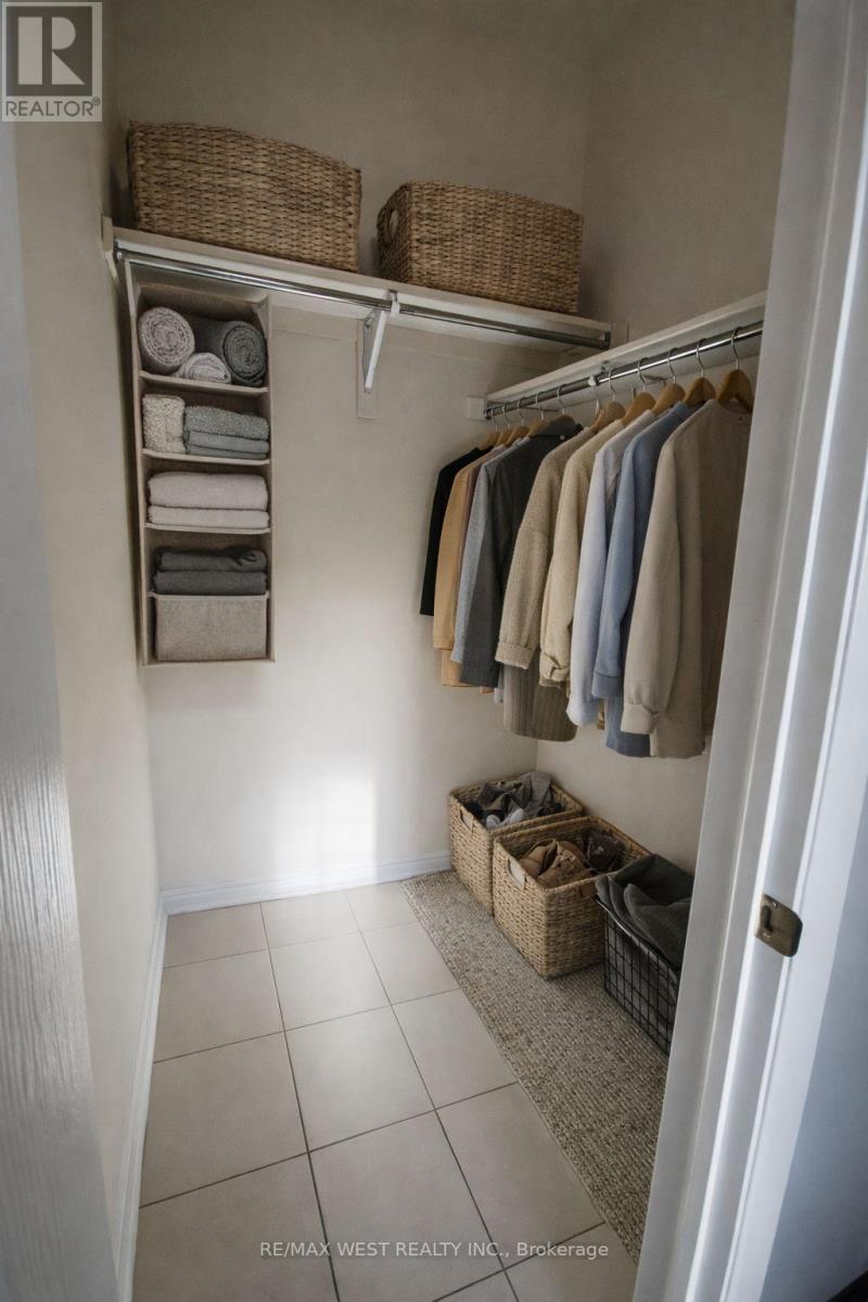 29 Farwell Avenue, Wasaga Beach, Ontario  L9Z 0H3 - Photo 13 - S12903512