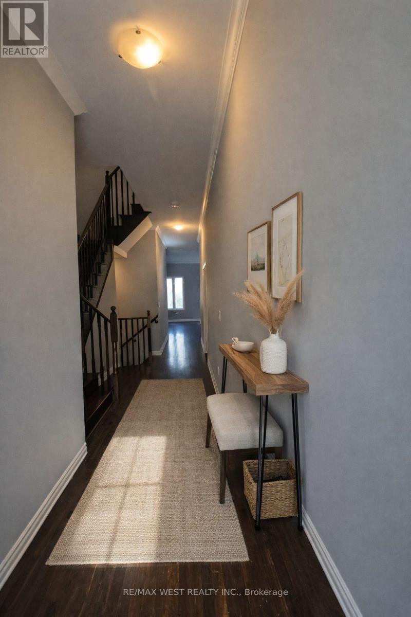 29 Farwell Avenue, Wasaga Beach, Ontario  L9Z 0H3 - Photo 3 - S12903512