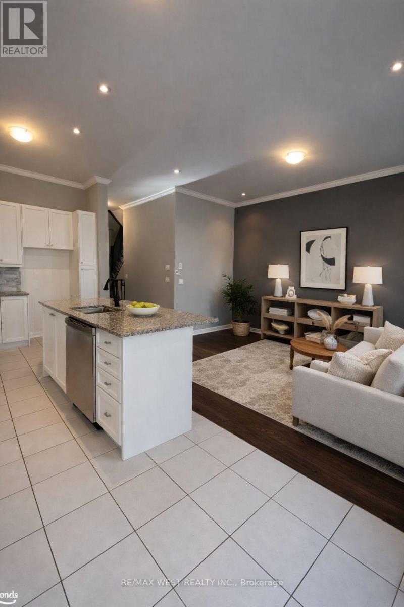 29 Farwell Avenue, Wasaga Beach, Ontario  L9Z 0H3 - Photo 6 - S12903512