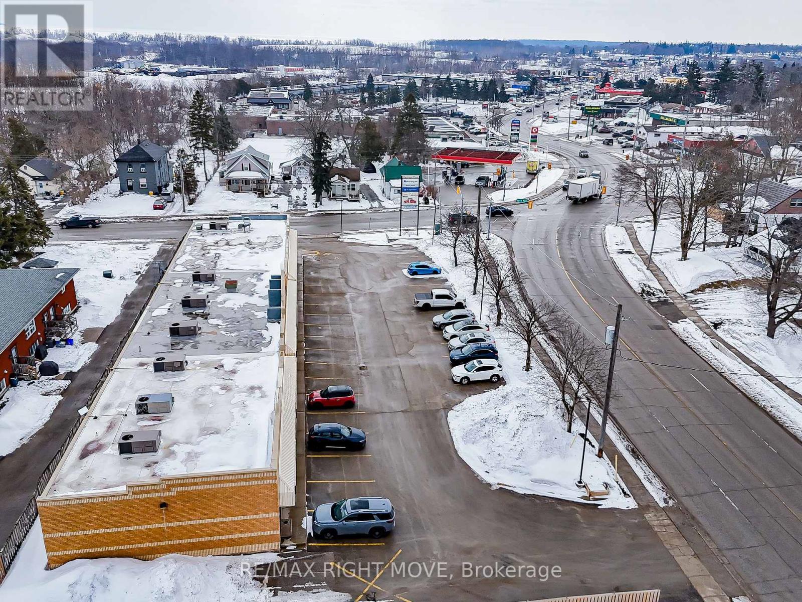 2 - 170 Memorial Avenue, Orillia, Ontario  L3V 7M9 - Photo 15 - S12903522