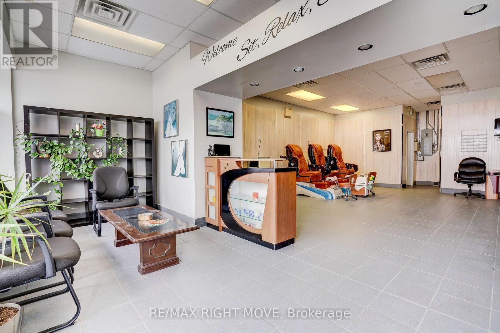 2 - 170 Memorial Avenue, Orillia, Ontario  L3V 7M9 - Photo 3 - S12903522