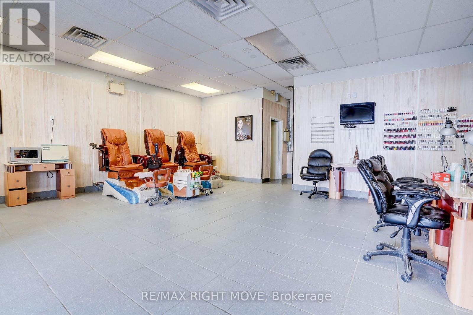 2 - 170 Memorial Avenue, Orillia, Ontario  L3V 7M9 - Photo 6 - S12903522