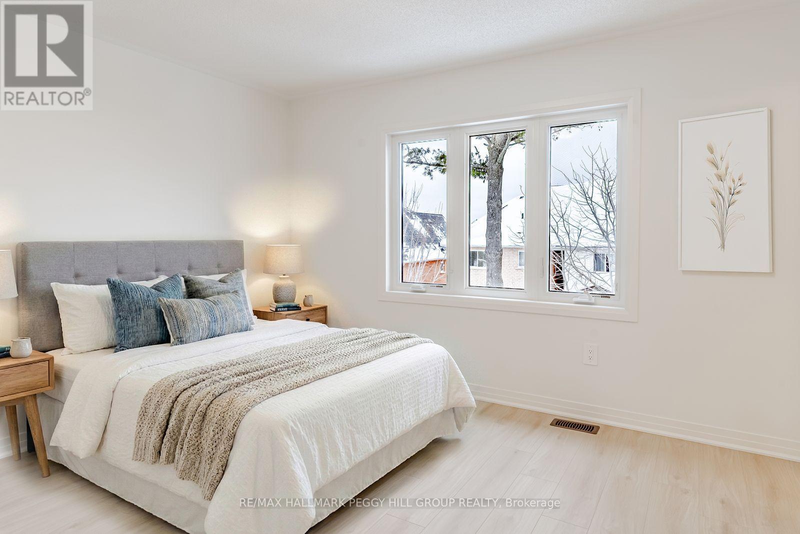 187 Durham Avenue, Barrie, Ontario  L9J 0Z5 - Photo 6 - S12903548