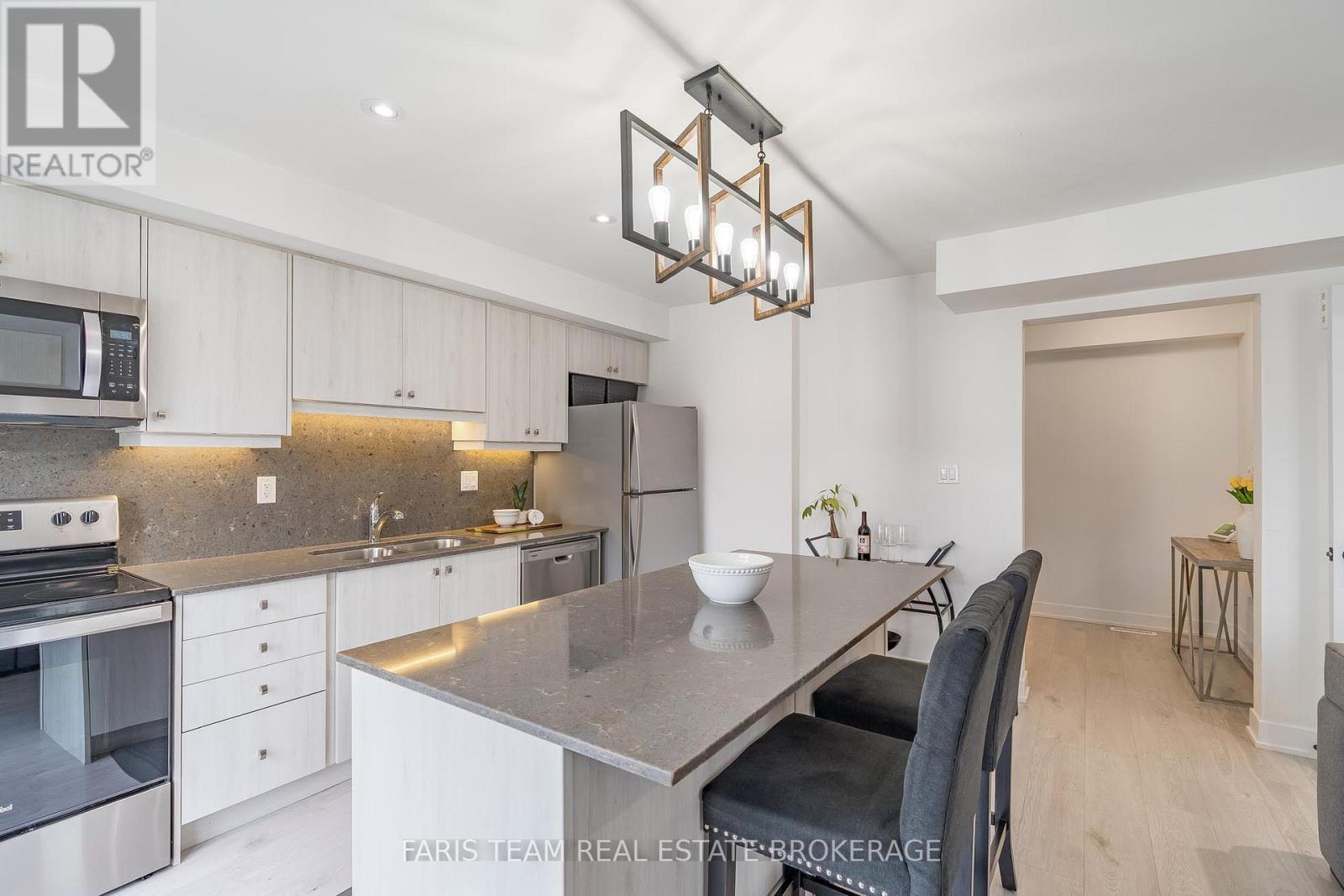 34 Hay Lane, Barrie, Ontario  L9J 0V5 - Photo 12 - S12903670