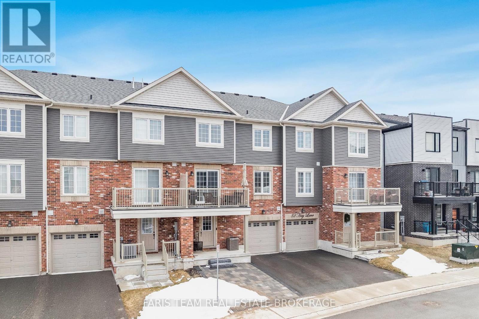 34 Hay Lane, Barrie, Ontario  L9J 0V5 - Photo 2 - S12903670